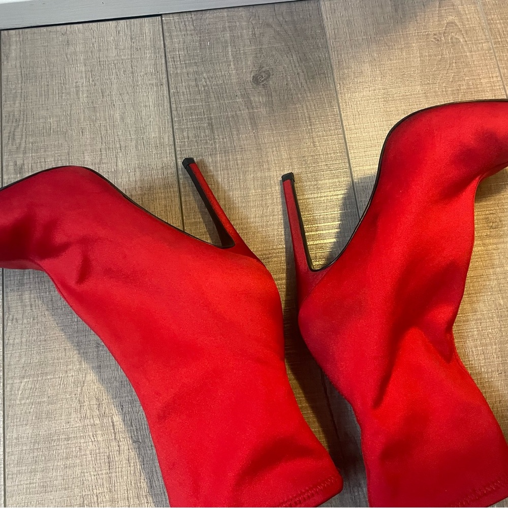 Boots red silk - Picture 6 of 13